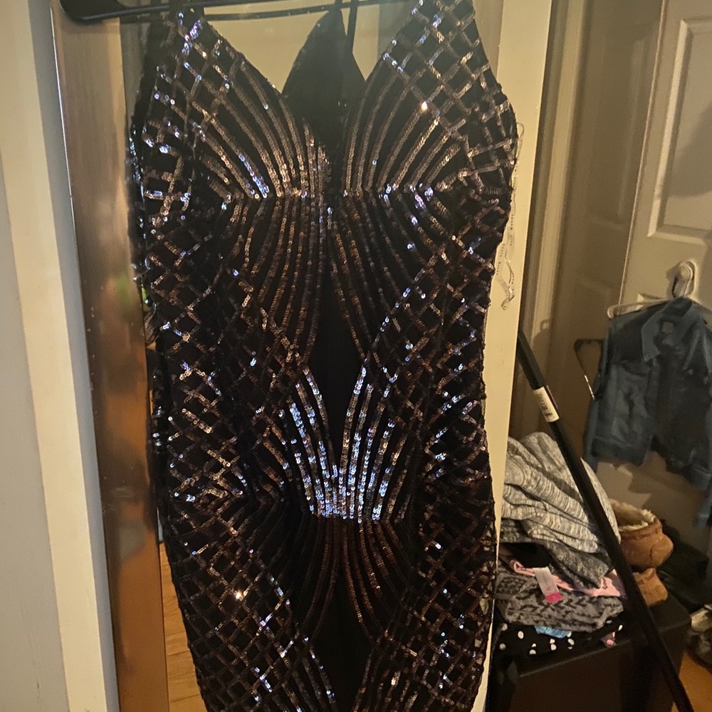 Dress - Picture 2 of 2